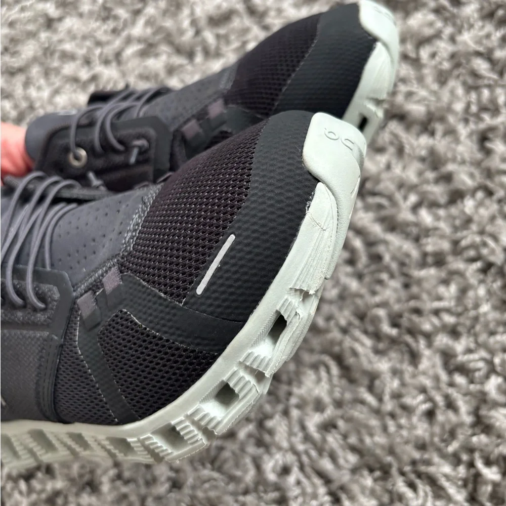 On Cloud 6 Womens Running Shoes- size 9 - Picture 5 of 7